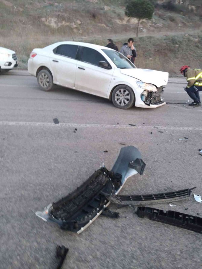 Balıkesir’de Trafik Kazası: 4 Yaralı