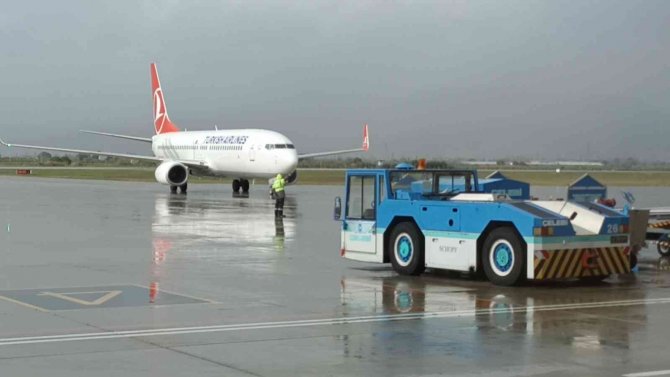 Koca Seyit Havalimanı Yolcu Sayısını Yüzde 68 Arttırdı