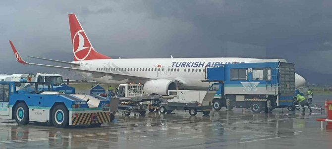 Koca Seyit Havalimanı Yolcu Sayısını Yüzde 68 Arttırdı