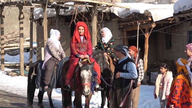Düz Köyü Film Setine Döndü
