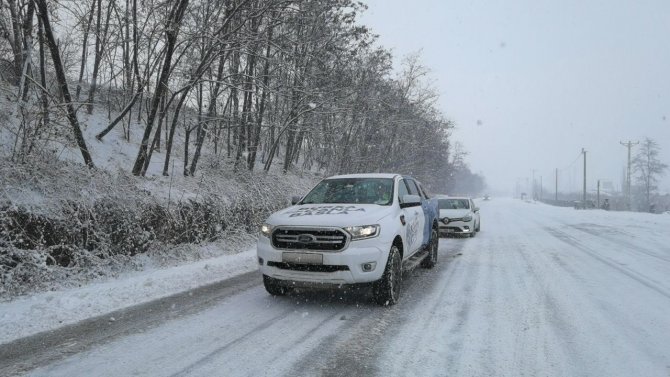 Bir Metreyi Bulan Karlı Yolları Aşıp Şifa Dağıttılar