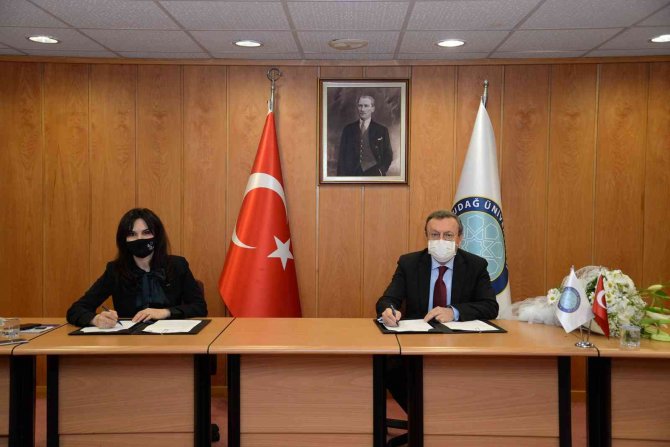 Buü’den Şükrü Şankaya Anadolu Lisesi’ne Bilimsel Destek