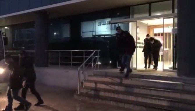 Bursa’da Şafak Vakti Uyuşturucu Operasyonunda 34 Kişi Tutuklanarak Cezaevine Gönderildi