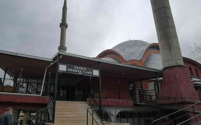 Cami Tuvaletine Girdi, Hayatını Kaybetti