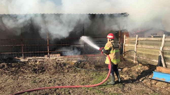 Çan’da 300 Adet Saman Balyası Yandı