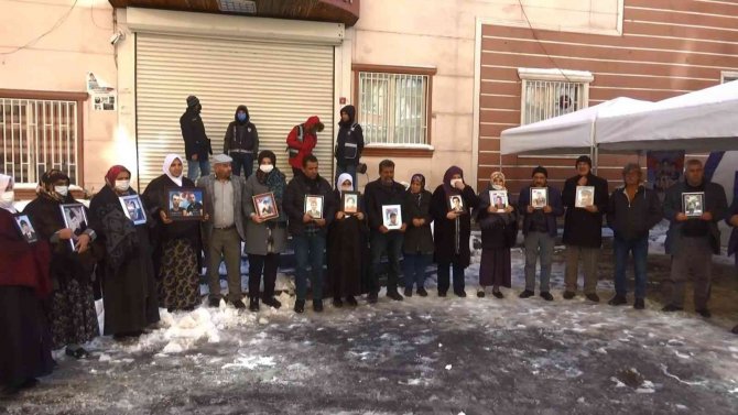 Diyarbakır’da Dondurucu Soğukta Evlat Nöbeti