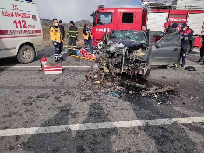 İ̇ki Otomobil Çarpıştı: 1 Ölü, 5 Yaralı