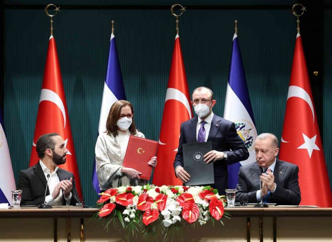 Cumhurbaşkanı Erdoğan: "Temennimiz Odur Ki Putin’le Zelenskiy’i Bir Araya Getirebilmek"