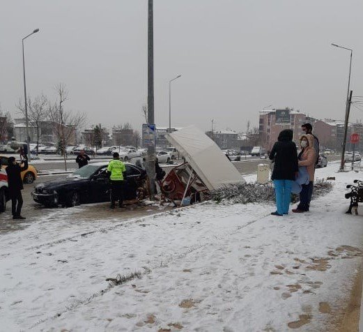 Lüks Aracın Simitçiyi Ezdiği Anlar Ortaya Çıktı