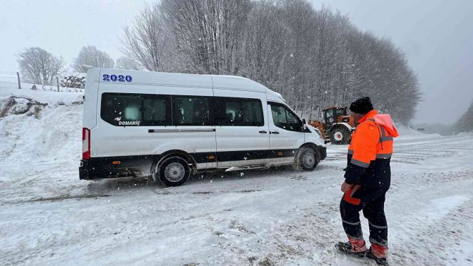 Domaniç Dağları’nda Kar Kalınlığı Yarım Metreyi Geçti