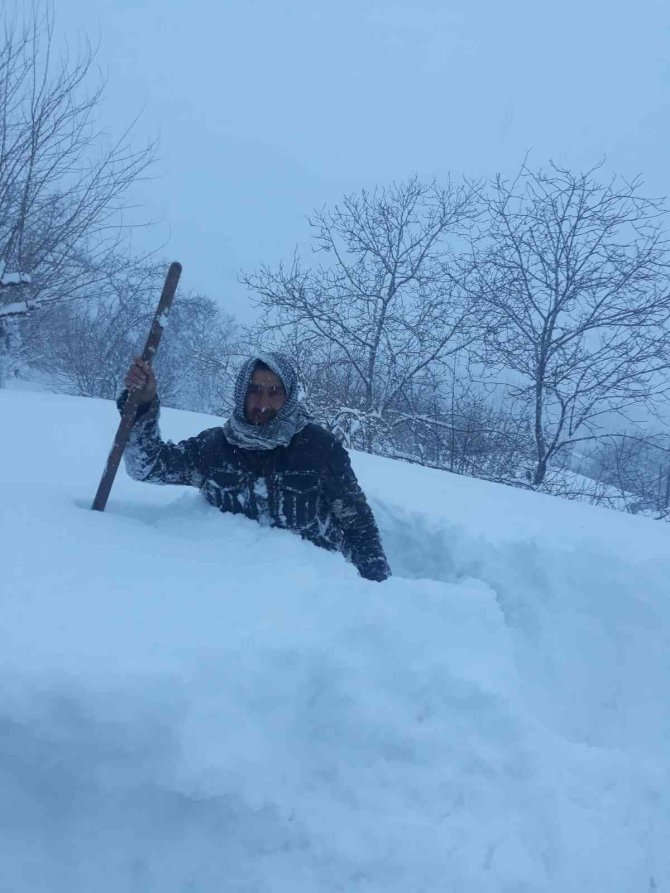 Elazığ’da Kar Kalınlığı İnsan Boyuna Yaklaştı