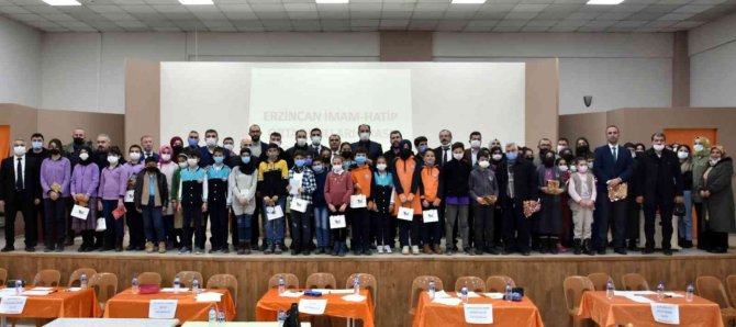 Erzincan’da İ̇mam Hatip Ortaokulları Arasında Bilgi Yarışması Düzenlendi