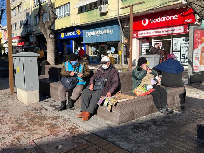 Karın Ardından Gelen Güneşli Hava Vatandaşı Sokağa Döktü