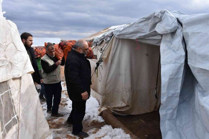 Suriyeli Mültecilerin Çadırları Kar Altında Kaldı