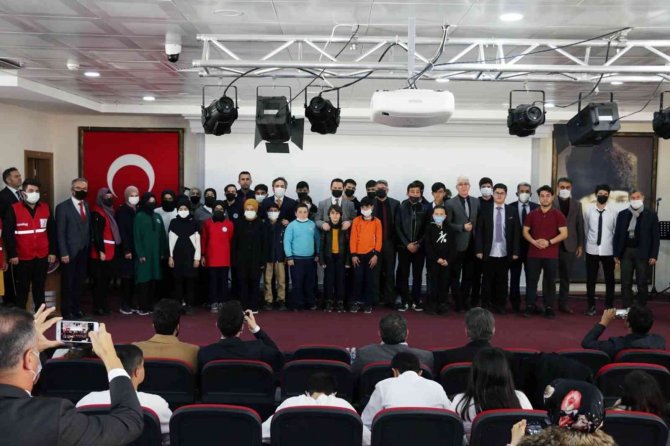 İ̇mam Hatip Meslek Yarışma Ödülleri Verildi