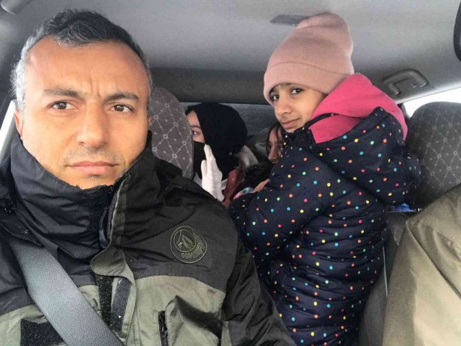 Öğrenciler Karda Mahsur Kaldı, Yardıma Batman Orman İ̇şletme Ekipleri Yetişti