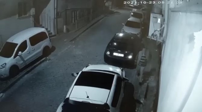 Makasla Kilidi Kesip, 5 Bin Liralık İnşaat Malzemesi Çaldılar: Kağıthane Polisi 460 Araç İnceleyerek Yakaladı