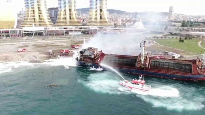 Kartal’da Gemideki Yangın Kontrol Altına Alındı