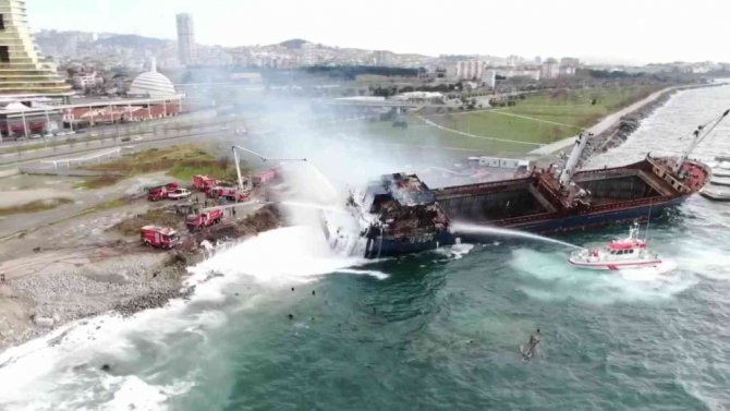 Kartal’da Gemideki Yangın Kontrol Altına Alındı