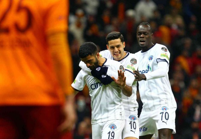 Ryan Donk Eski Takımına Karşı Gol Attı