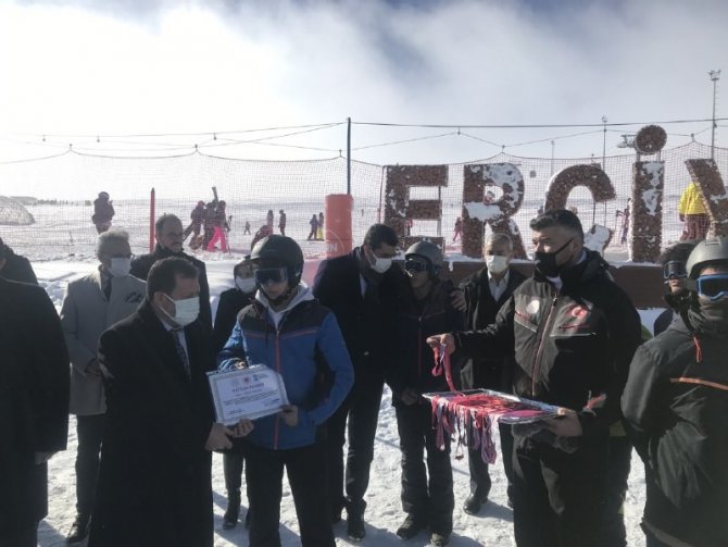 ‘Dorukta Bir Gençlik’ Projesinde Kayak Sertifikaları Verildi