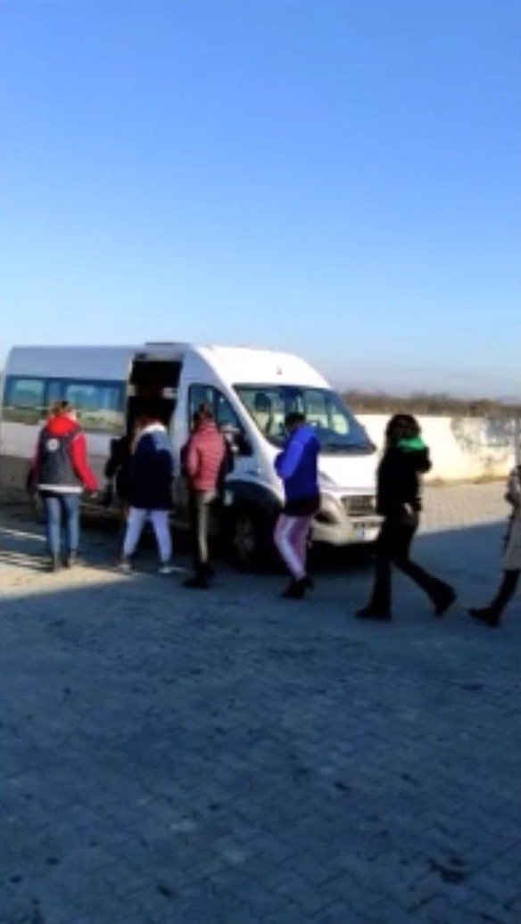 3 İlde Eş Zamanlı Operasyon: Yabancı Uyruklu Kadınları Zorla Çalıştıran 15 Şüpheli Yakalandı