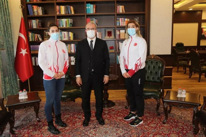 Vali Toraman Başarılı Boksörlerle Bir Araya Geldi