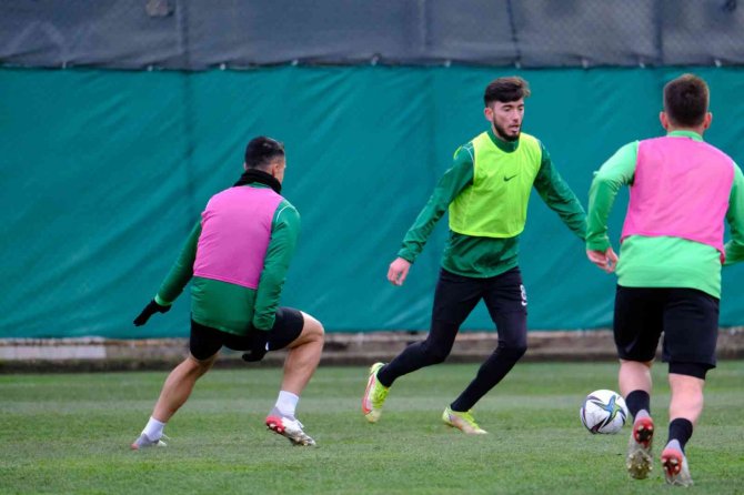 Gzt Giresunspor 4 Eksikle Çalıştı