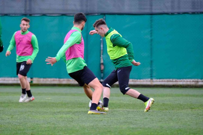 Gzt Giresunspor 4 Eksikle Çalıştı
