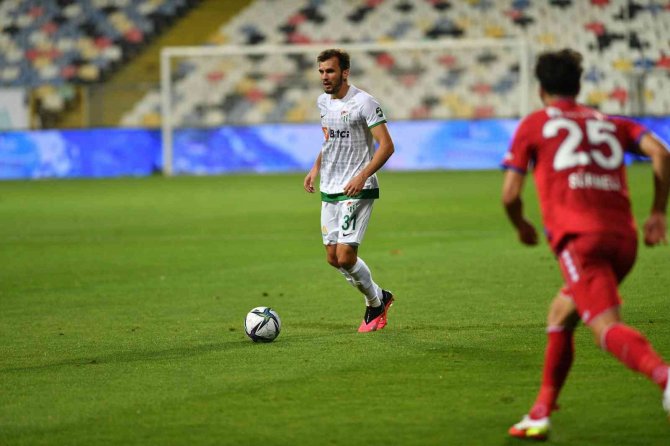 Bursaspor’da Eksik Futbolcular Teknik Ekibi Düşündürüyor