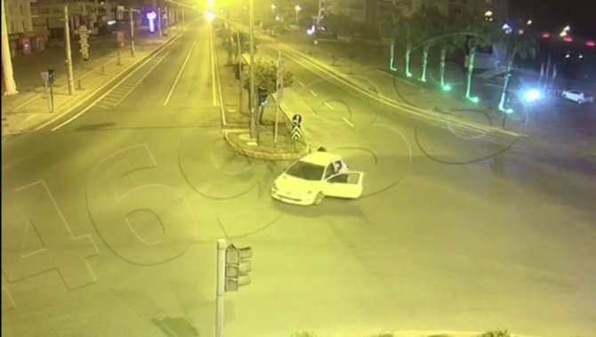 Otomobili İterek Çalmışlar