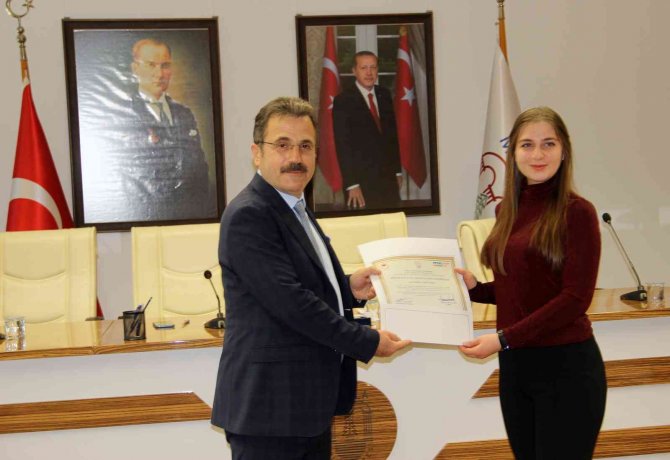 37 Kursiyer ‘Deney Hayvanları Araştırma’ Sertifikası Aldı