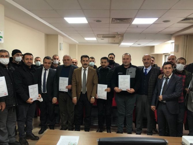 Muş’ta Mesleki Yeterlilik Sınavını Geçen 100 Personele Sertifika Verildi