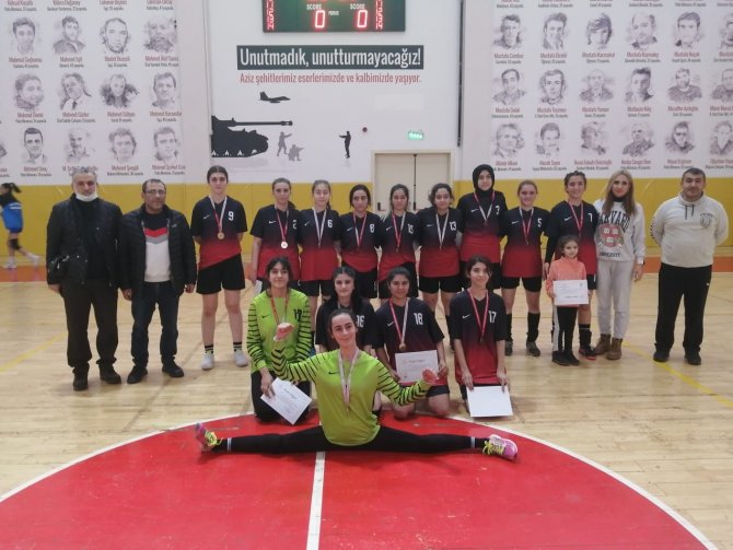 Hentbolda Şampiyonlar Elazığ’dan