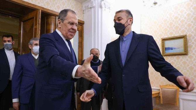 Rusya Dışişleri Bakanı Lavrov, İ̇ranlı Mevkidaşı Abdullahiyan İle Görüştü
