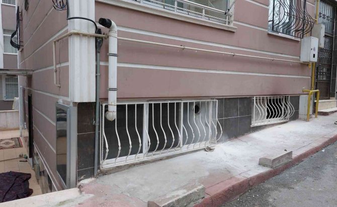 6 Yaşındaki Çocuk Yangından Kaçarak Kurtuldu