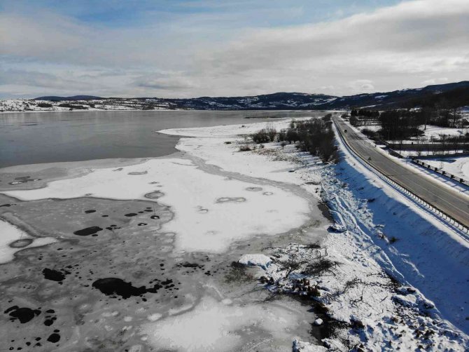 Ladik Gölü Buz Tuttu