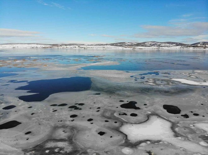 Ladik Gölü Buz Tuttu
