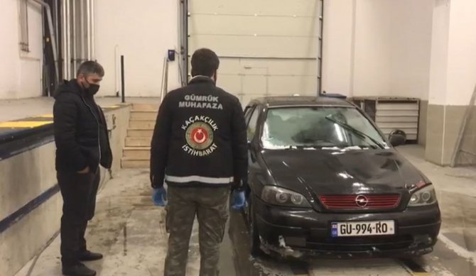 Sarp Sınır Kapısında Bir Araçta 5 Bin Su Kaplumbağası Ele Geçirildi