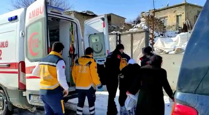 87 Yaşındaki Hasta Kadın Umke Ekiplerince Kurtarıldı