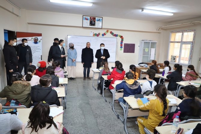 Kaymakam Tunç, Yarıyıl Tatili Öncesi Öğrencilerle Bir Araya Geldi