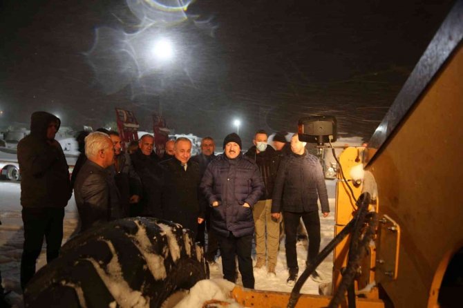 Şırnak Valisi Pehlivan: "70 İş Makinesi Ve 200 Personel İle 7/24 Karla Mücadele Devam Ediyor"
