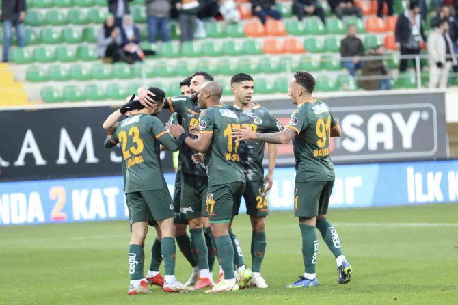 Spor Toto Süper Lig: Alanyaspor: 2 - Hatayspor: 0 (İ̇lk Yarı)