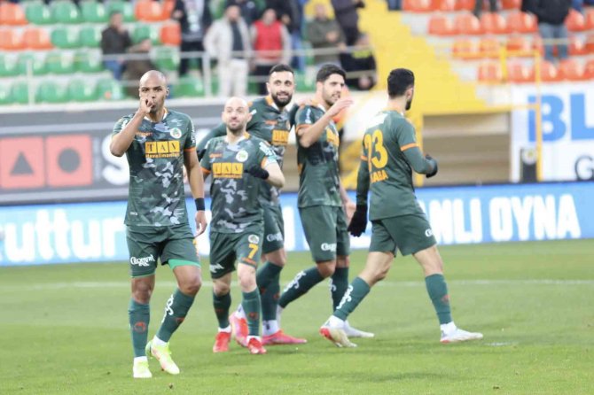 Spor Toto Süper Lig: Alanyaspor: 2 - Hatayspor: 0 (İ̇lk Yarı)