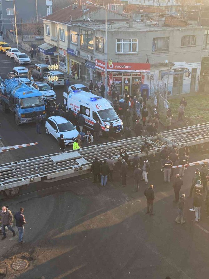 Yayaya Tren Çarptı