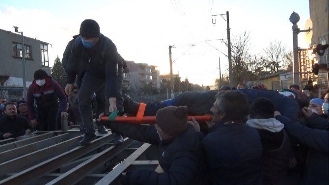 Yayaya Tren Çarptı