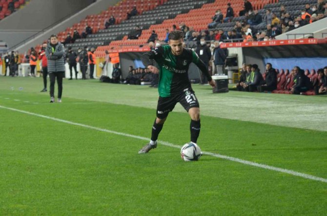 Sakaryaspor Altyapısı Işık Saçıyor