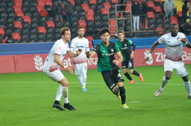 Sakaryaspor Altyapısı Işık Saçıyor