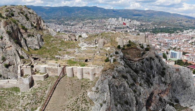 Kont Drakula’nın Esir Tutulduğu Kalede Restorasyon