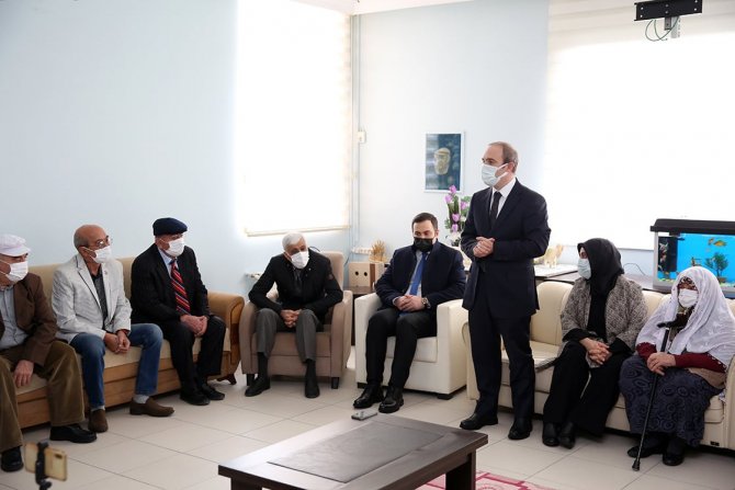 Vali Epcim Huzur Evi Sakinleriyle Bir Araya Geldi